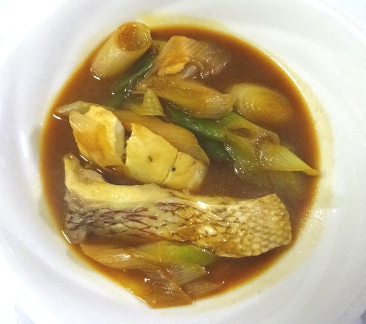 タイとネギの味噌煮